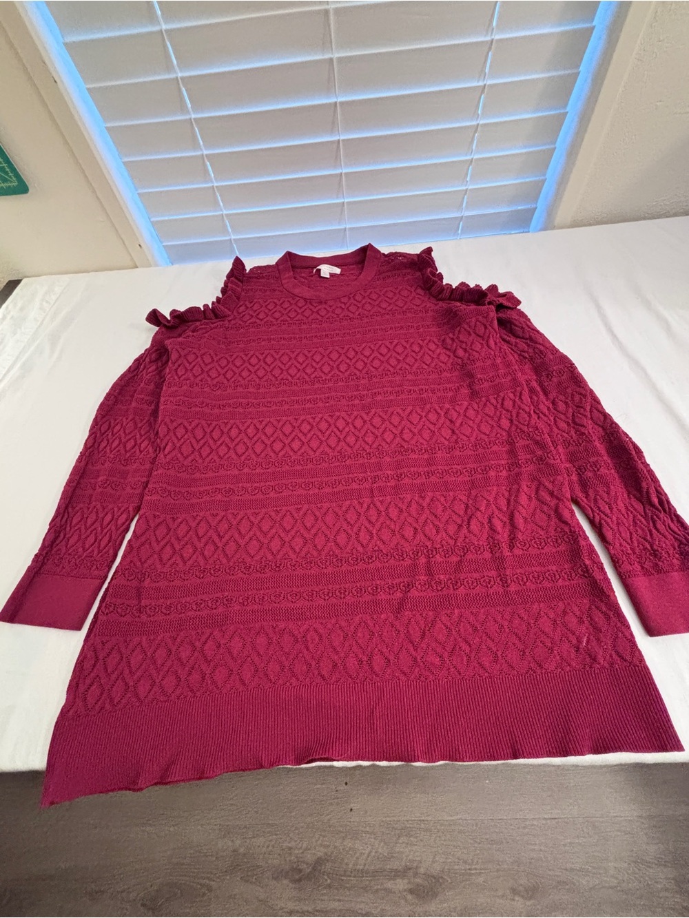 Women’s Ruffle-Shoulder Knit Top in Berry/Wine